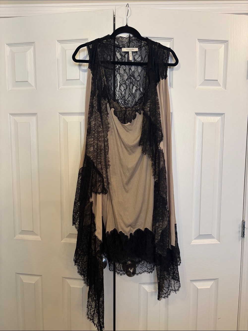 BCBG (SET) | S | Maxazria Lace Trim Slip Nightdress and Robe Set - Black on Nude - Picture 7 of 8